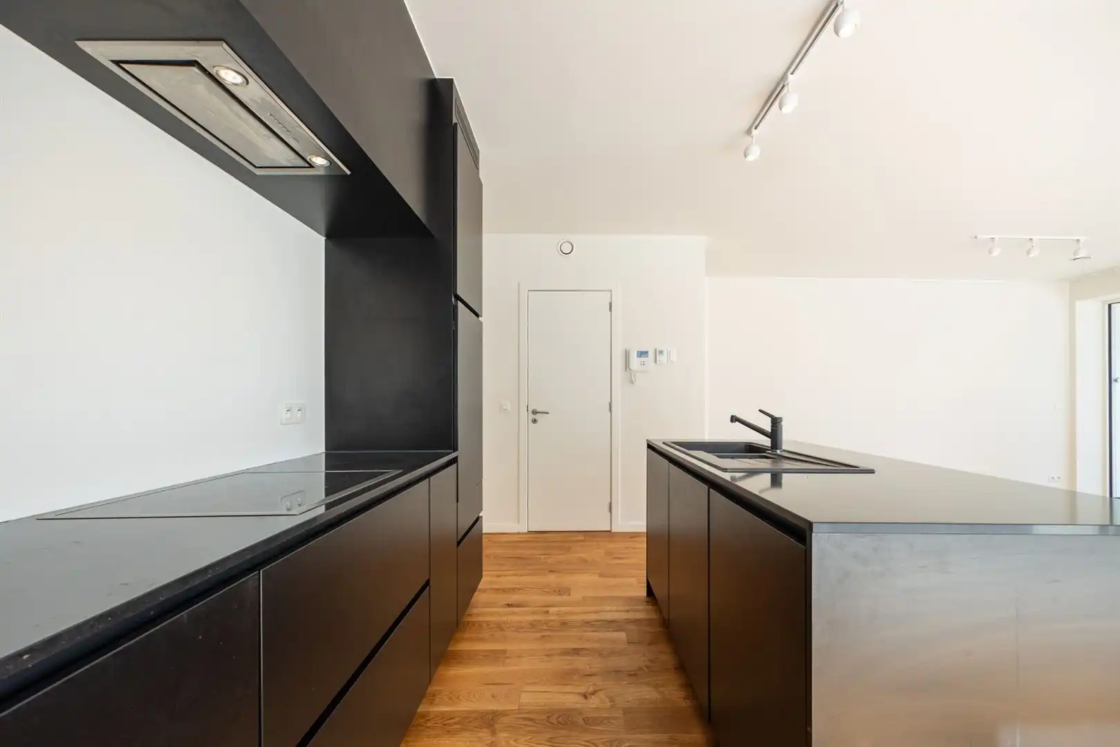 Cadixapp met groot terras foto 3