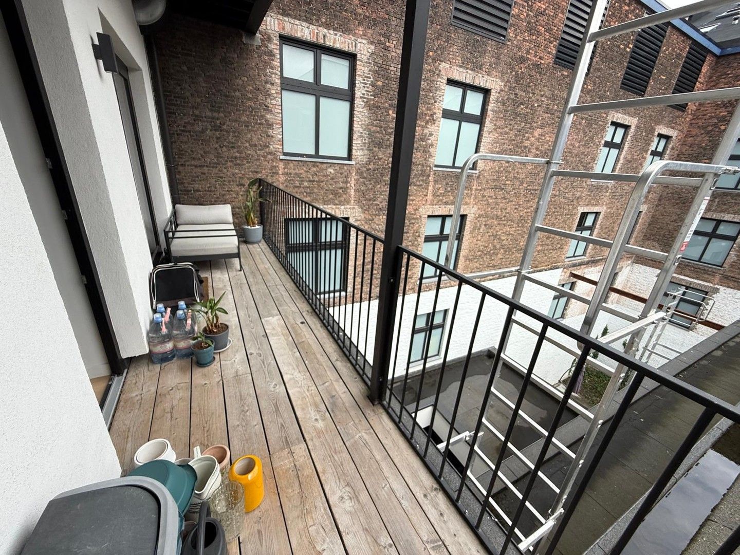 GERENOVEERD APPARTEMENT - 2 SLAAPKAMERS - TERRAS foto 2