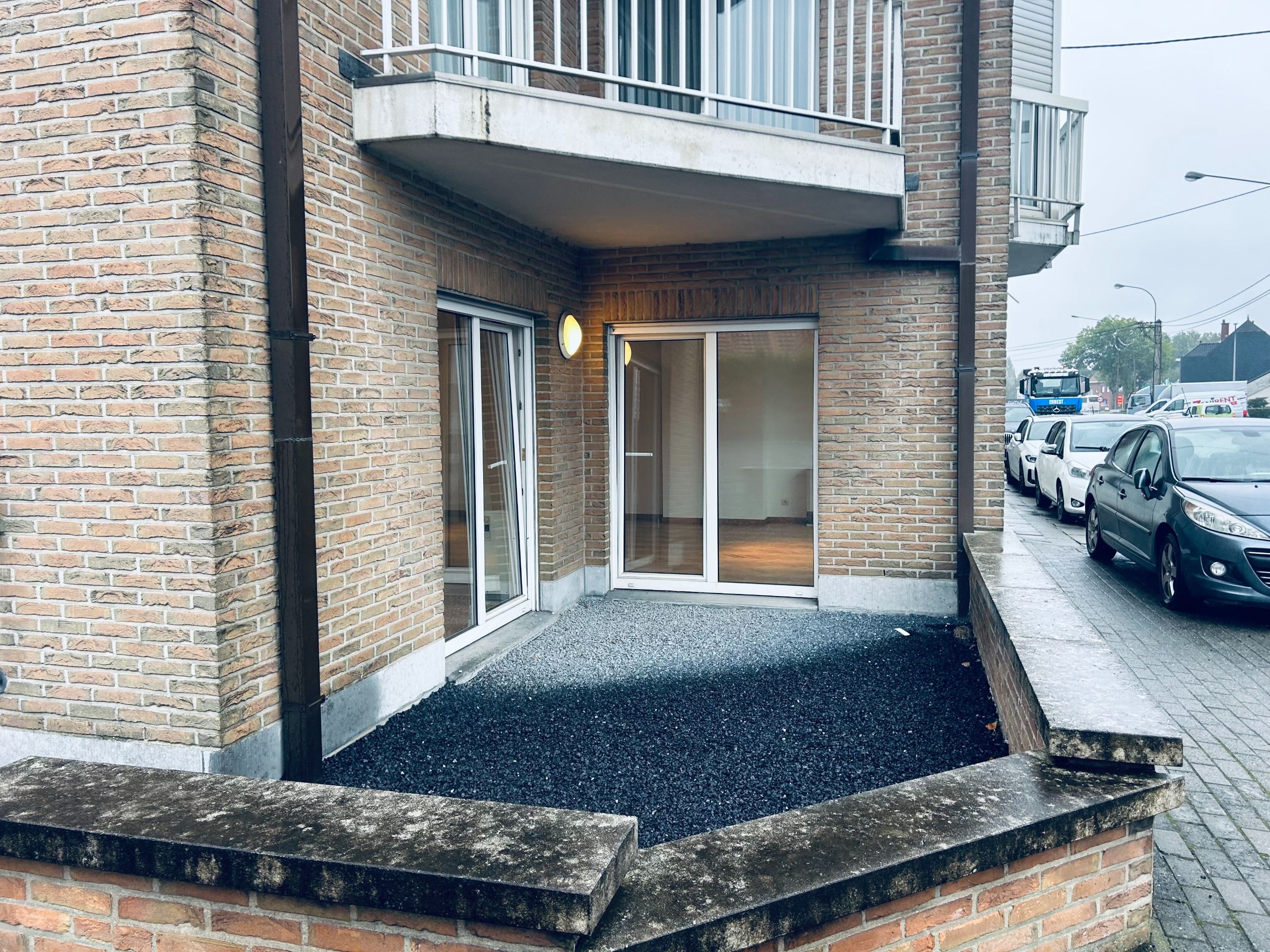 Ruim appartement (111m2) met 2 slpk. en garage aan de rand van Zwevegem foto 7