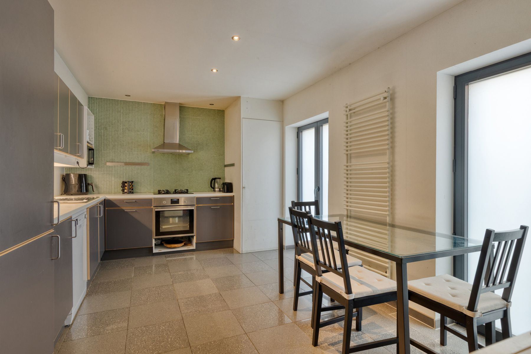Instapklare woning met 1 slaapkamer, tuin en garage! foto 8