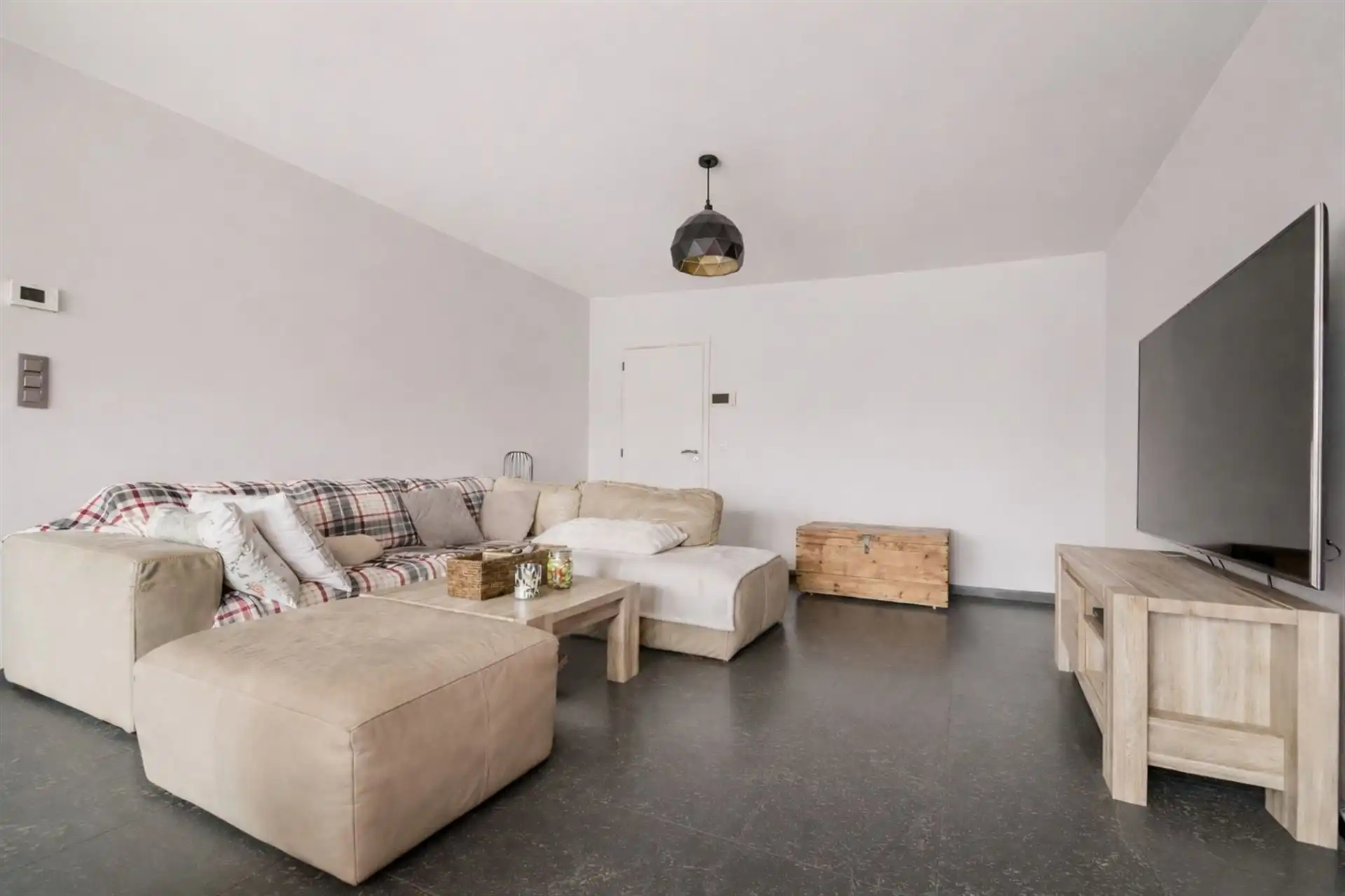 Instapklaar 2-slpk app met terras en garage (+€ 25.000) foto 7