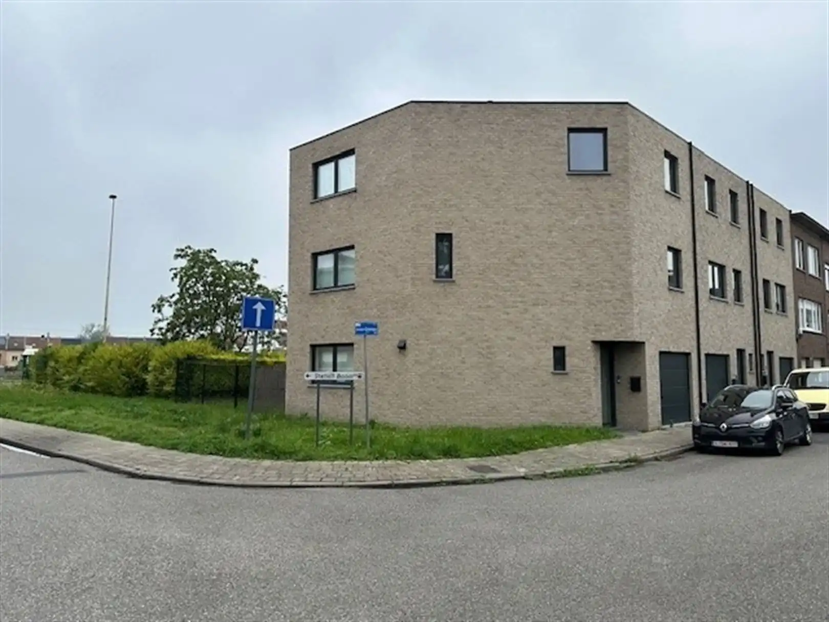 BEN woning met 4/5 slaapkamers, garage en tuin foto {{pictureIndex}}