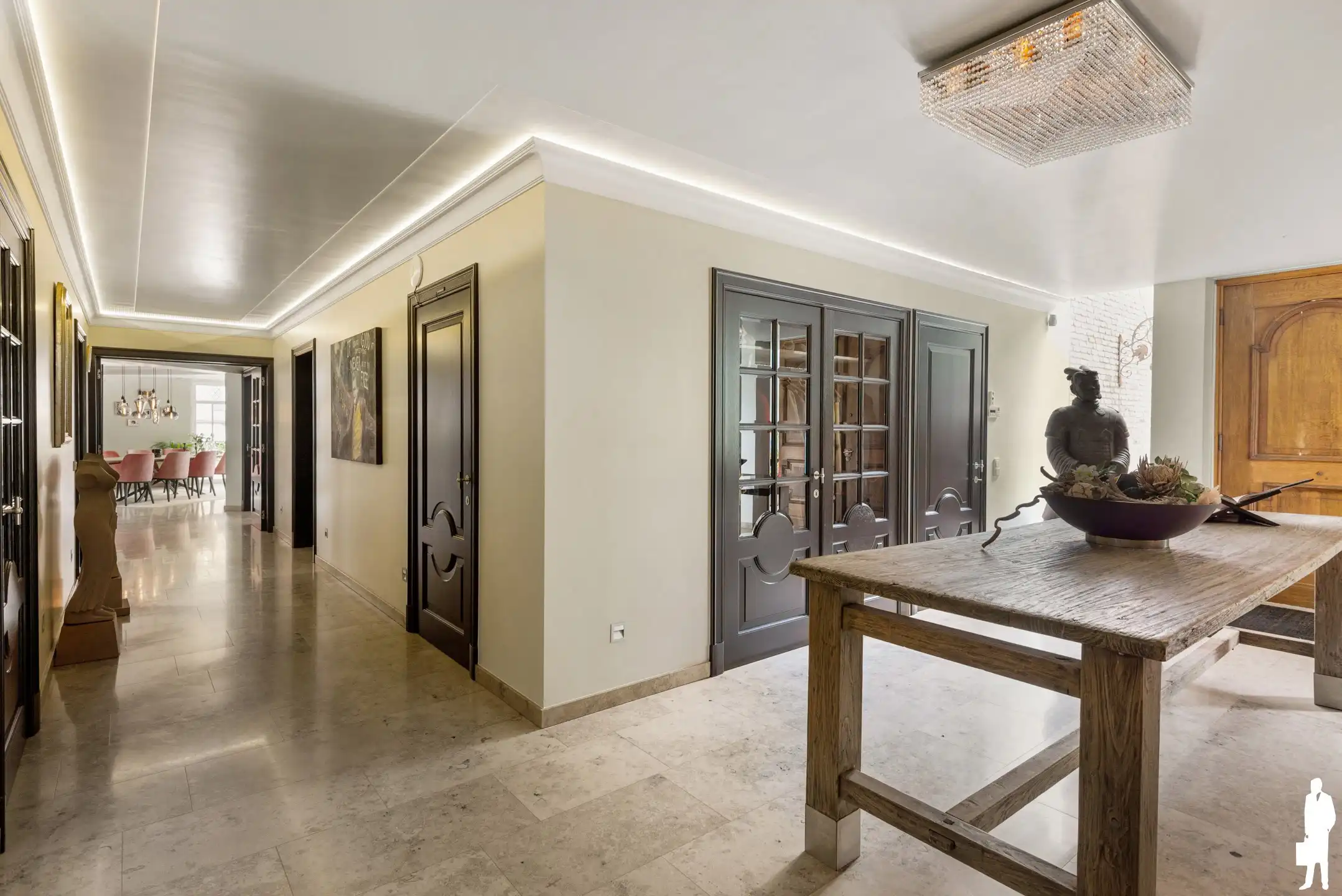Exclusieve villa met zwembad op een perceel van 6.420 m² foto 16