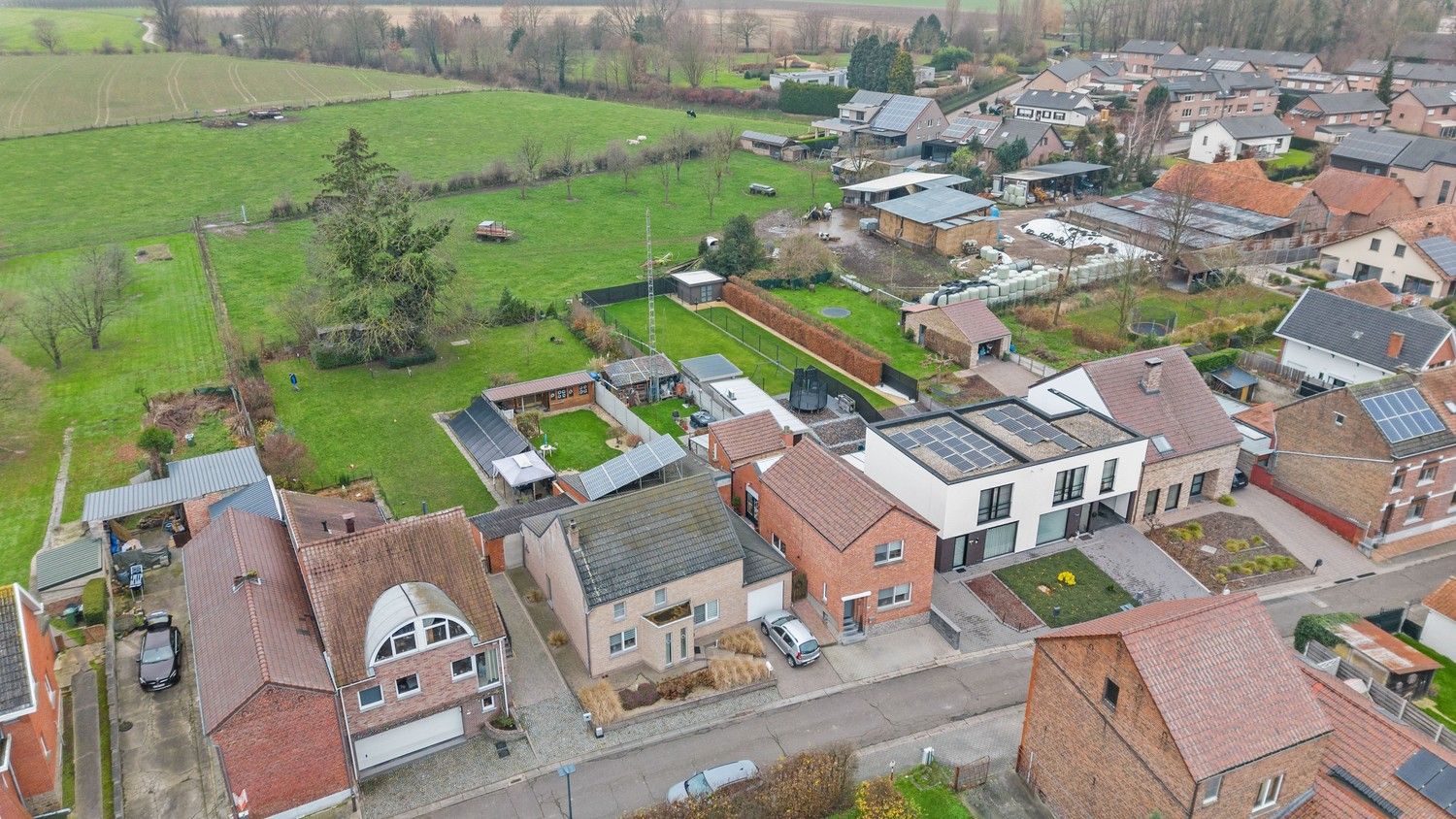 Ruime, rustig gelegen woning met 2 slaapkamers, garage en tuin foto 23