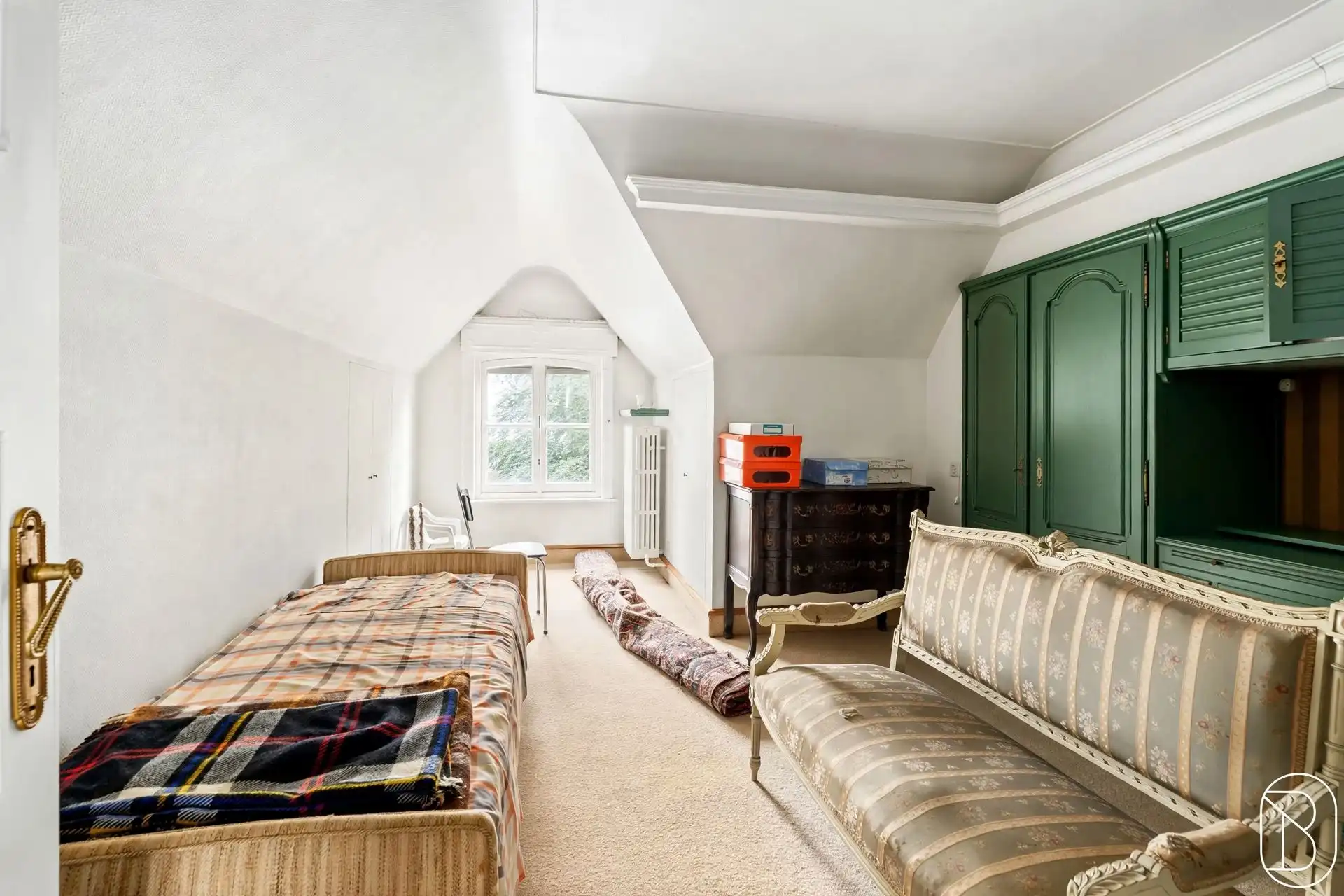 Te renoveren/af te breken villa met vergunning voor 8 app. foto 13