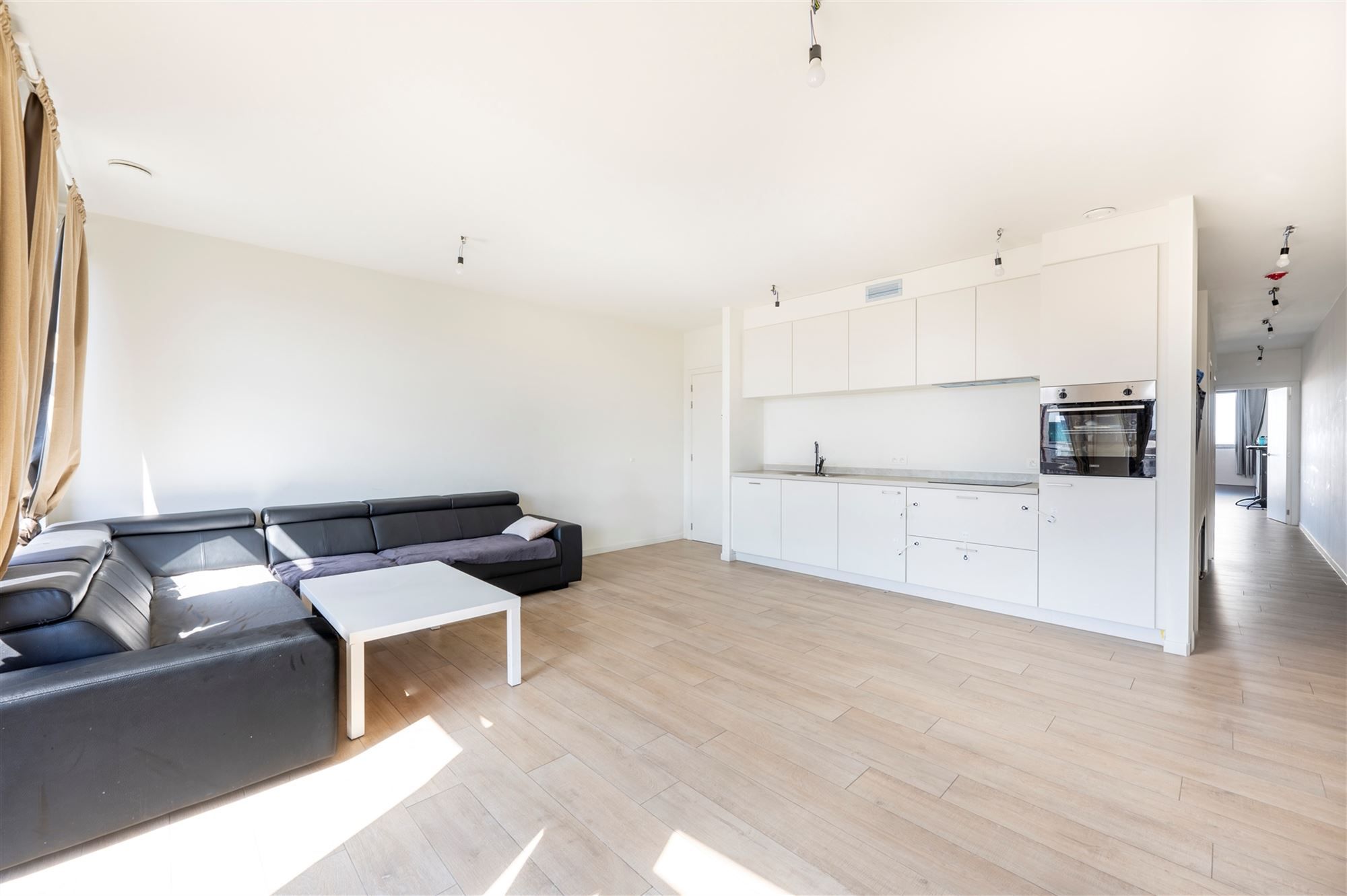 Ruim nieuwbouw appartement met terras foto 4