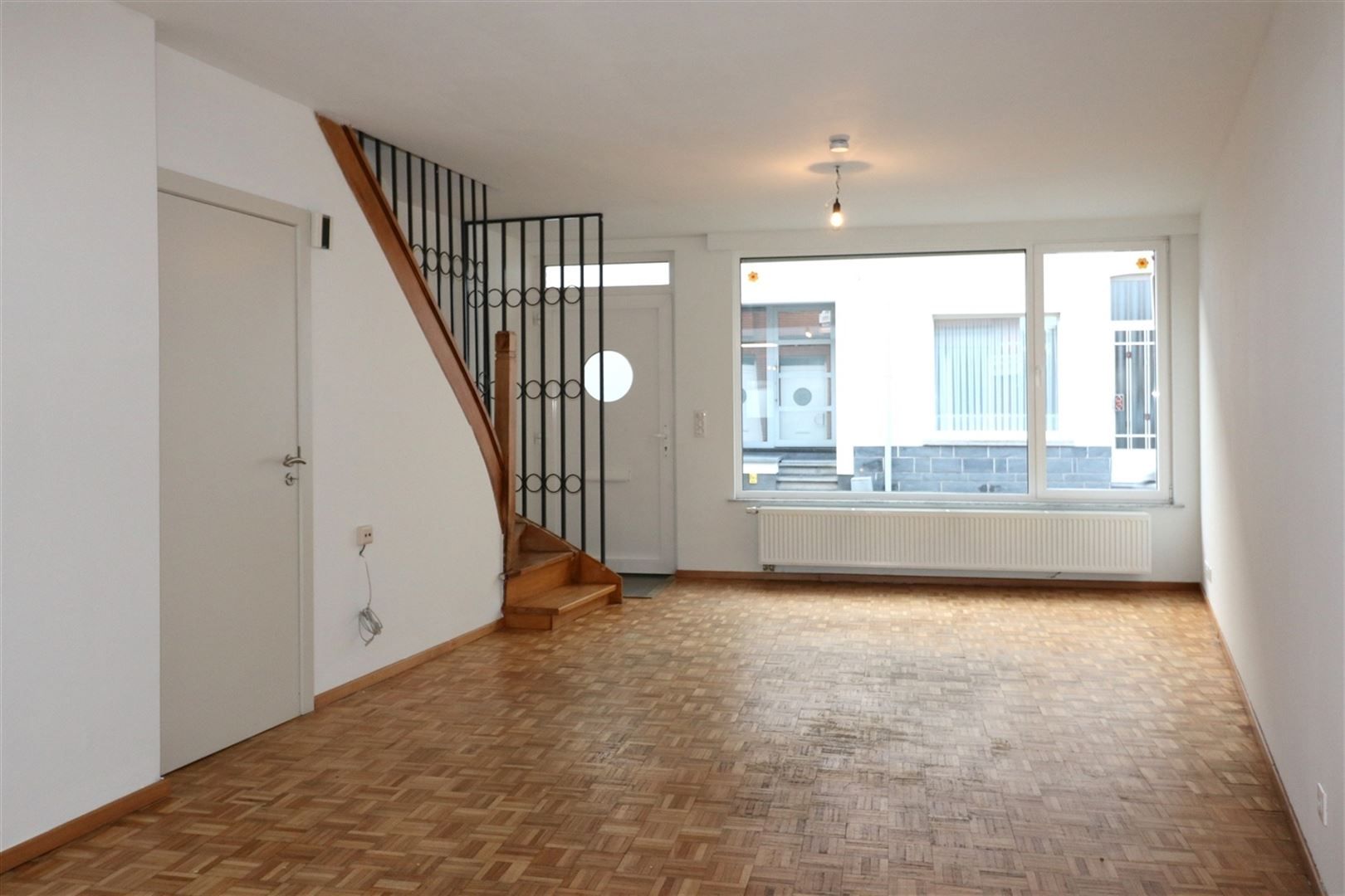 Instapklare woning met 3 slpk., koer en garage foto 11