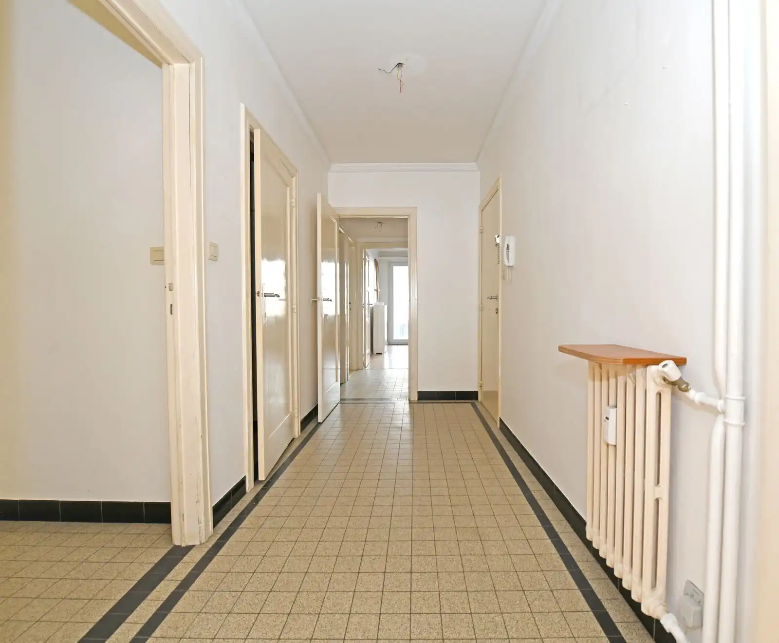 Verzorgd appartement met 2 ruime slaapkamers in hartje centrum, pal aan het strand foto 6