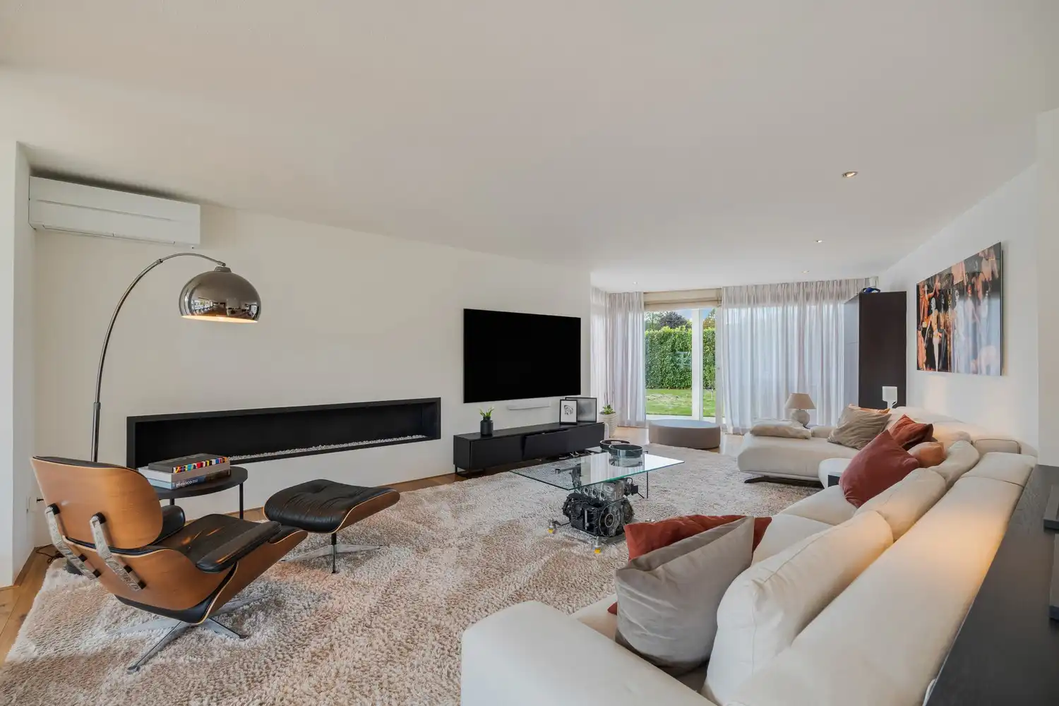 Royale villa van 461 m² met luxe afwerking gelegen in een rustige en geliefde woonomgeving te Neerharen foto 8
