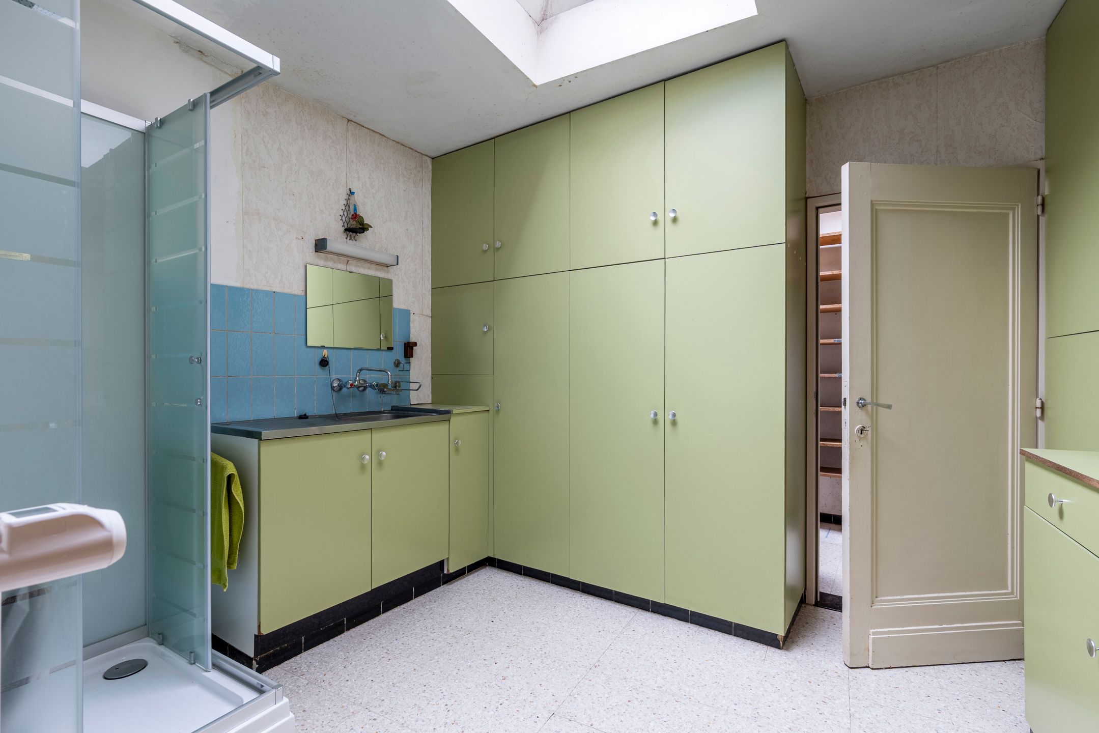 Ruime woning met grote opslagplaats in Beerse foto 11