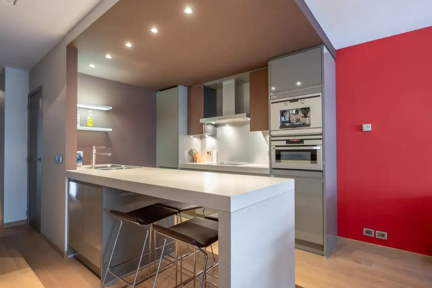 Mooi gemeubeld appartement op super locatie tussen de Zoutelaan en de Dumortierlaan foto 3