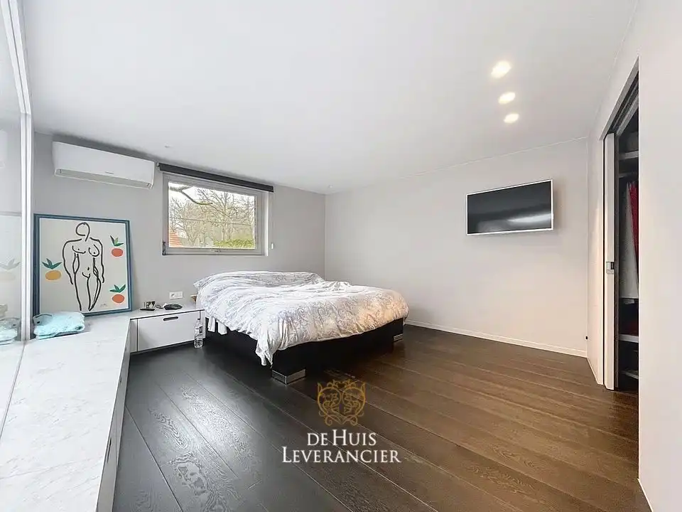 Elegante laagbouwvilla waar discrete rust, moderne uitstraling en standing versmelten in het 'Zoute' van Sint-Idesbald te koop foto 30