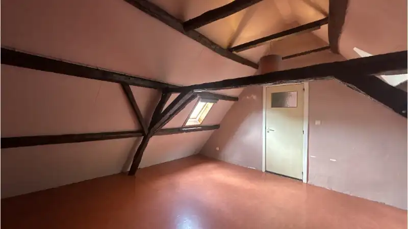 Karaktervolle 2-slaapkamerwoning met ruim TERRAS te huur in Brugge foto 10