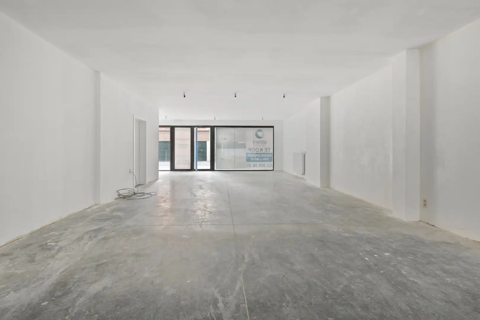 Ruime handelspand van 243 m² centraal gelegen in Mol centrum !  foto 8