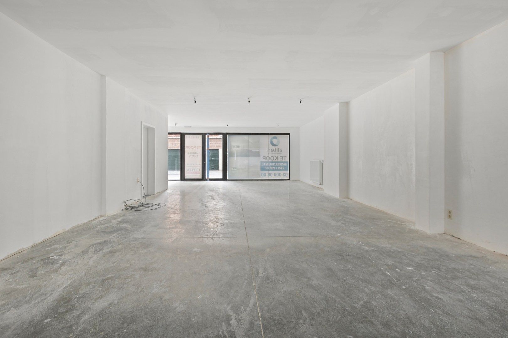 Ruime handelspand van 243 m² centraal gelegen in Mol centrum !  foto 8