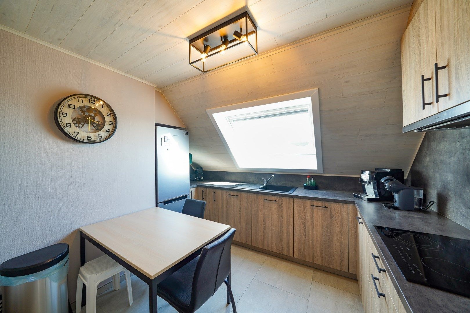 Perfect onderhouden duplex met 3 slaapkamers en zonnig terras Te huur foto 8