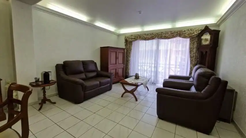 Praktisch ingericht en ruim APPARTEMENT met 2 slaapkamers, mooie leefruimten en garage in centrum van Tienen. foto 9