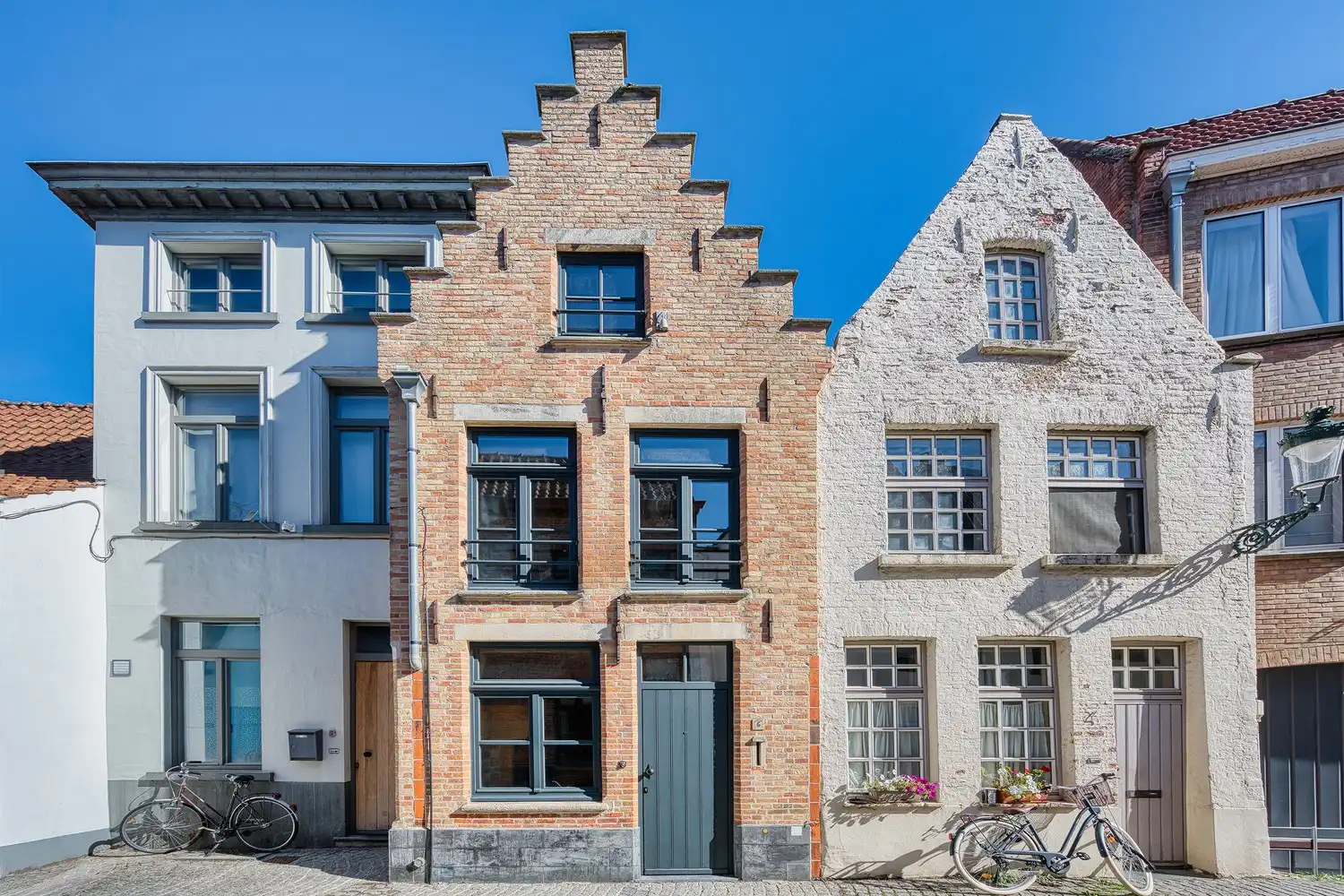Brugge centrum, in charmante rustige straat,  NETTE KARAKTERVOLLE KNUSSE STADSWONING met patio en 2 ruime slaapkamers foto 23