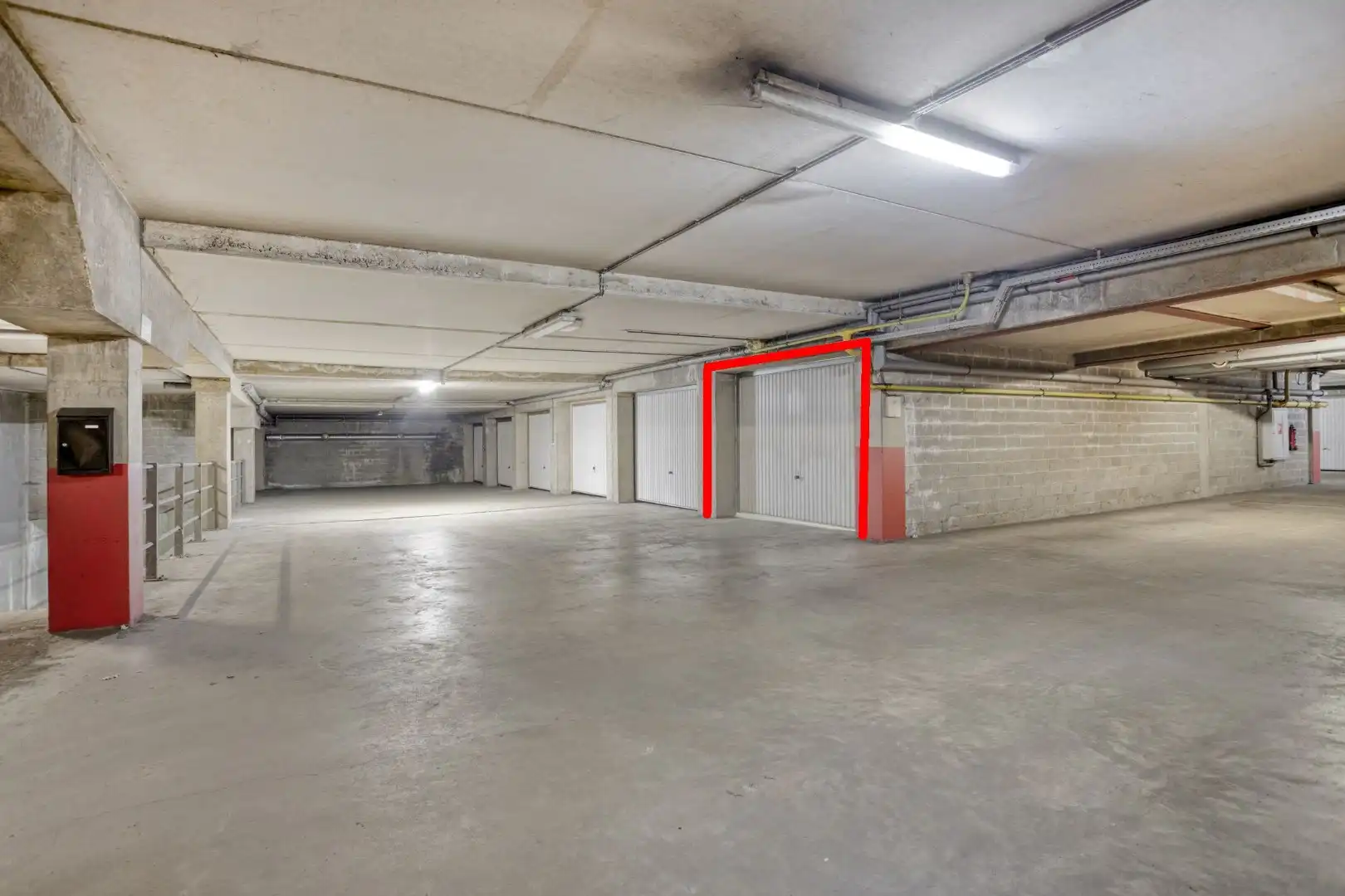 APPARTEMENT VAN 175m² MET 2 SLAAPKAMERS, 2 TERRASSEN en GESLOTEN GARAGE IN LANAKEN CENTRUM !  foto 24