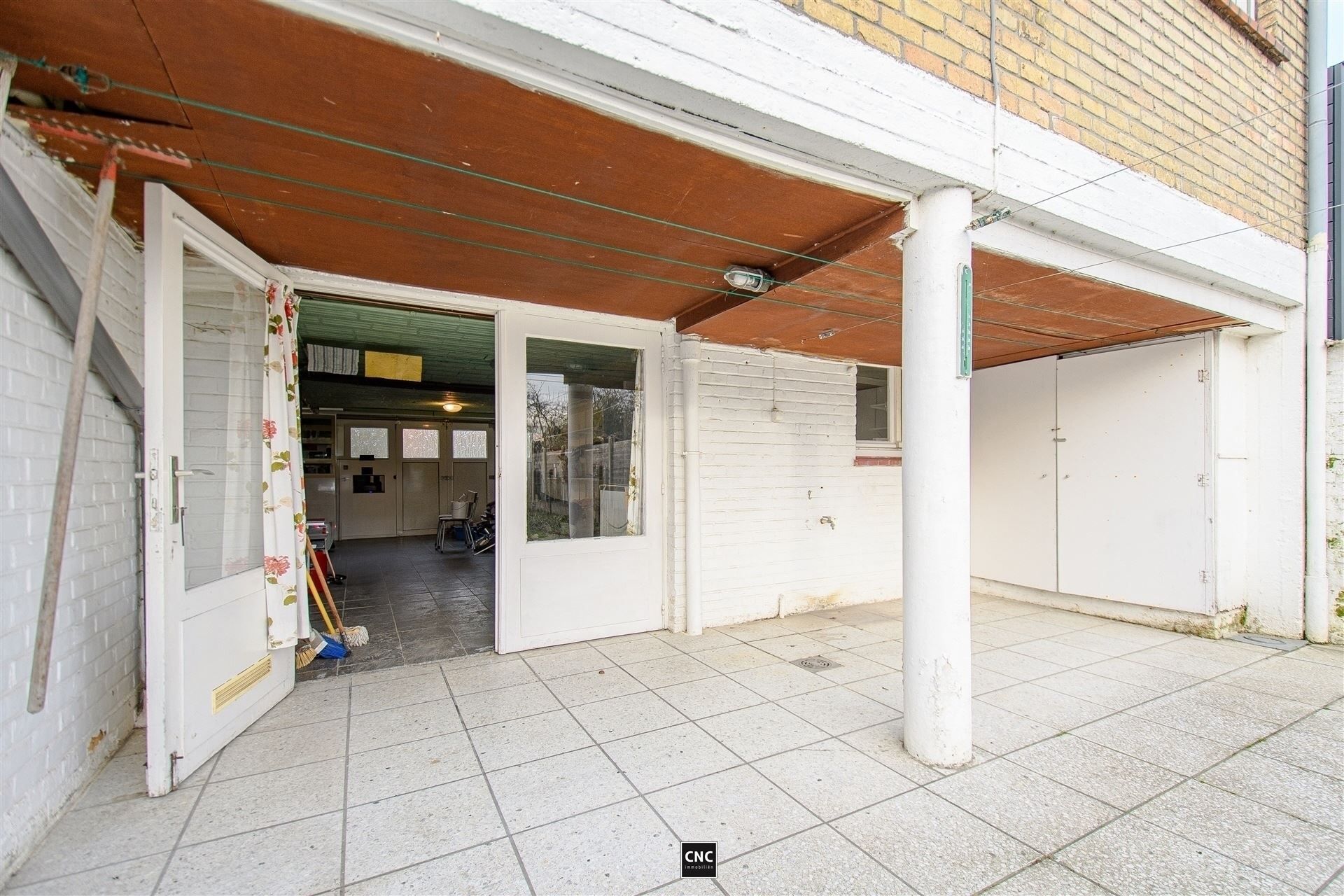 Bel-étage woning met potentieel in het pittoreske Lissewege. Halfopen bebouwing. Renovatieverplichting van toepassing! foto 23
