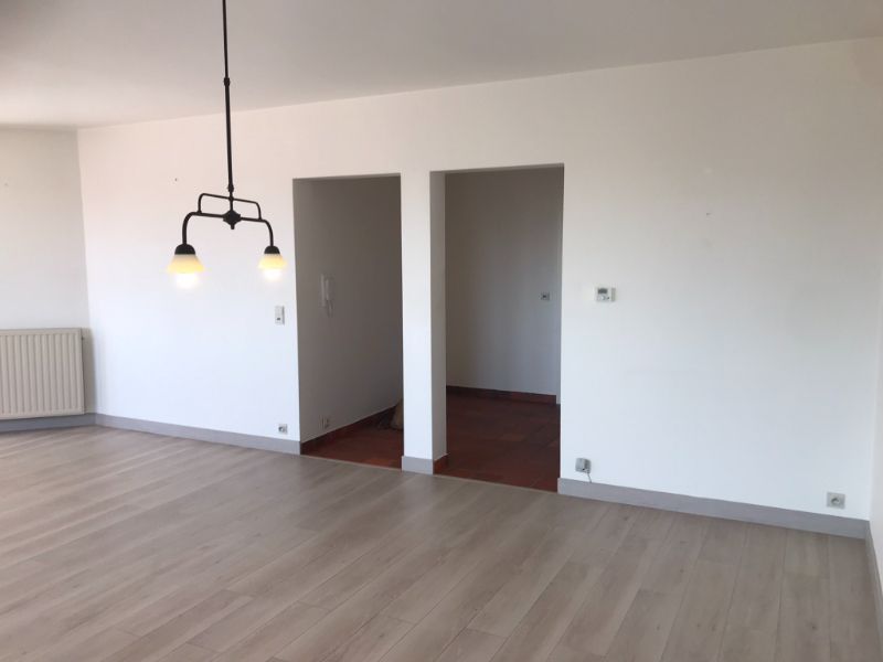Rustig en zongeoriënteerd 3 slk appartement (153 m²), terras met een groen en weids uitzicht over het Kanaal Gent-Oostende, kelder met private autostaanplaats - op wandelafstand van AZ Sint Jan Campus en op 3 km  van het centrum van Brugge. foto 8