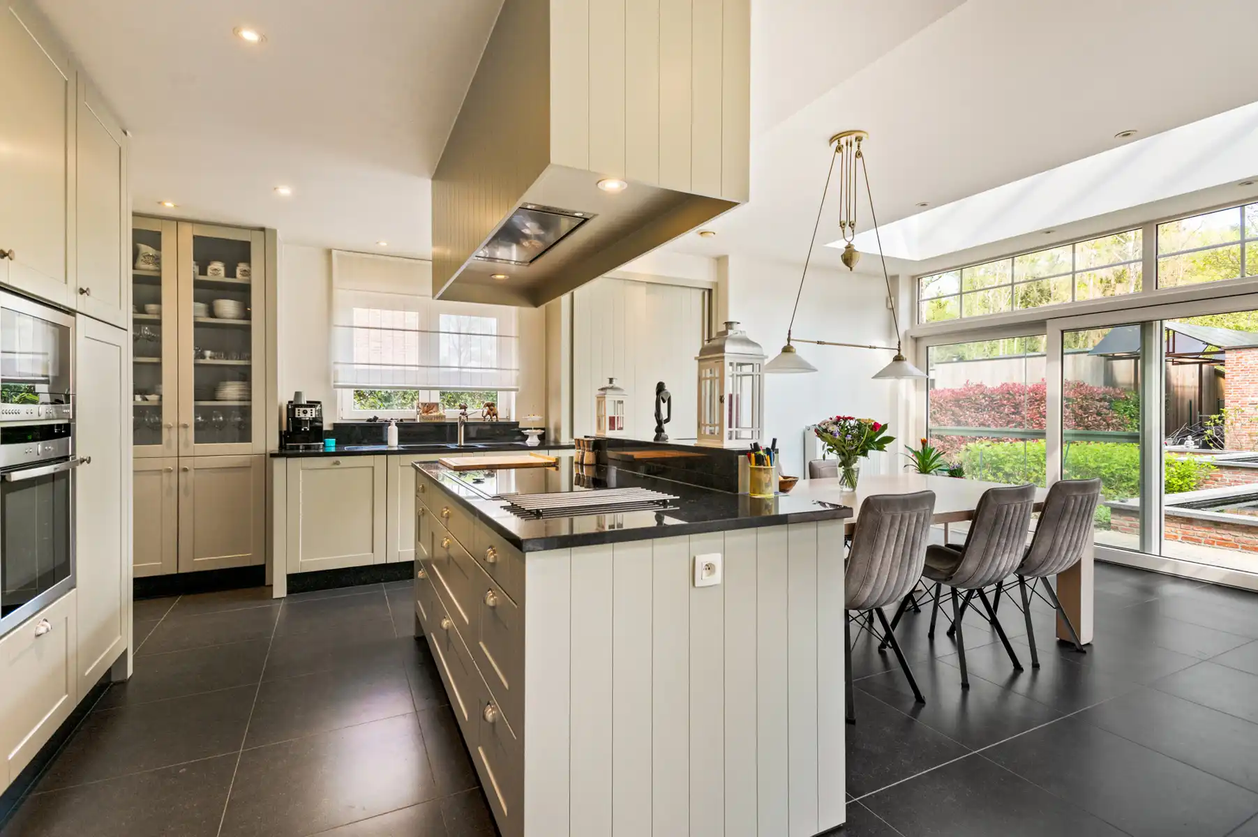 Ruime villa 570 m² met zwembad op 1575 m²  foto 12