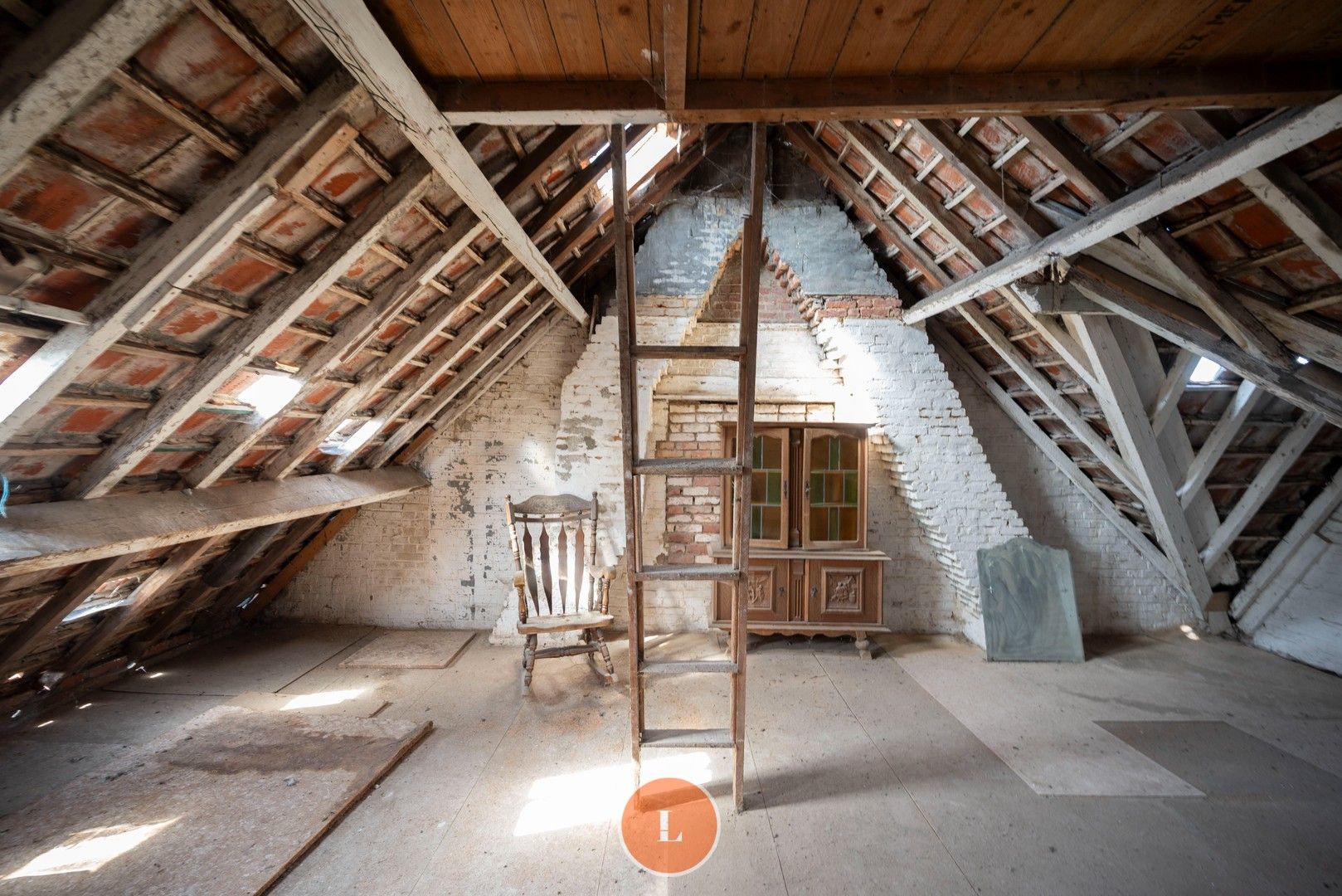 Te renoveren woning te koop in Menen foto 12