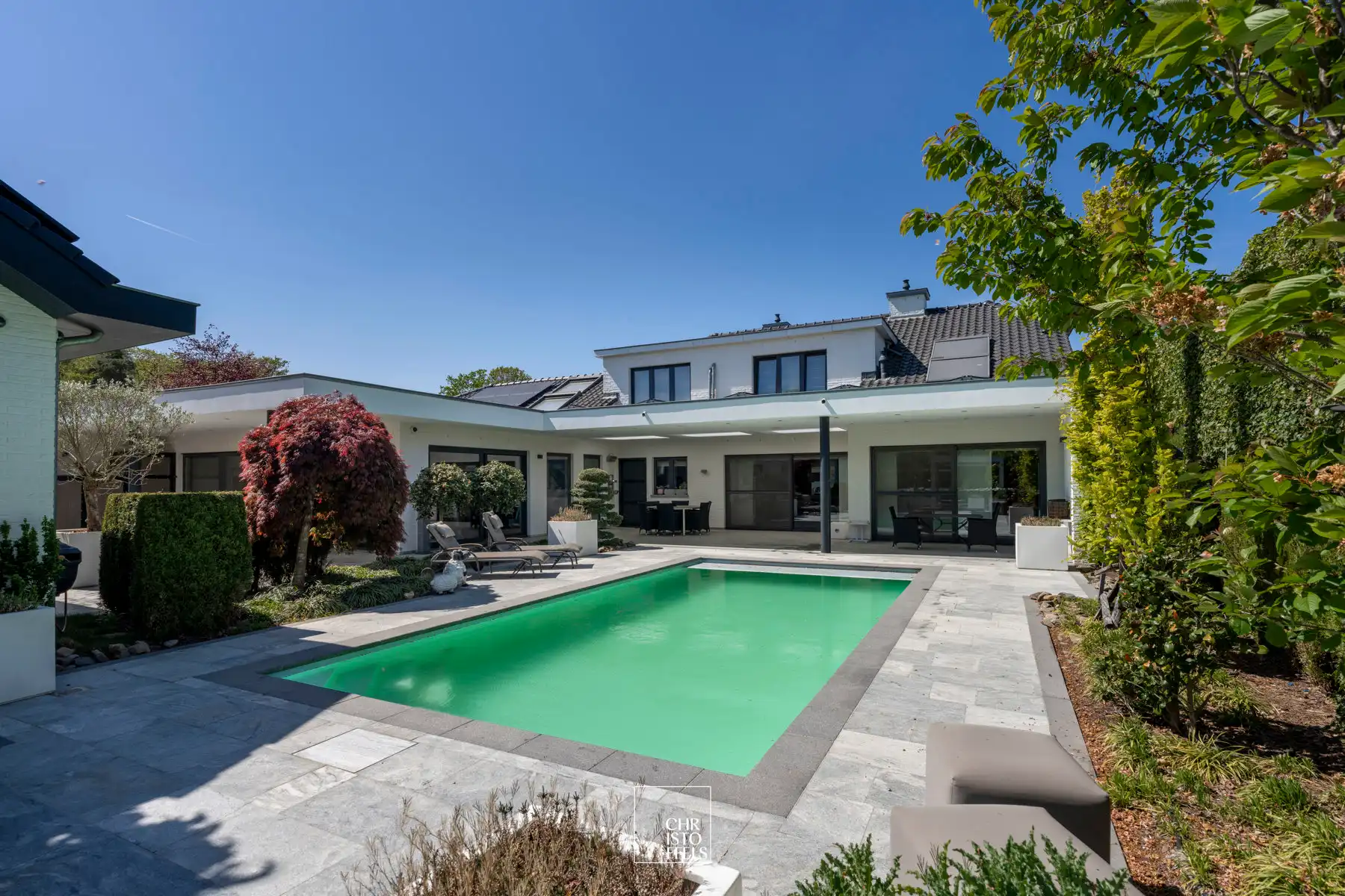 Exclusieve villa (511m²) met buitenzwembad, wellnessruimte en paardenaccommodatie in Lanaken foto 2