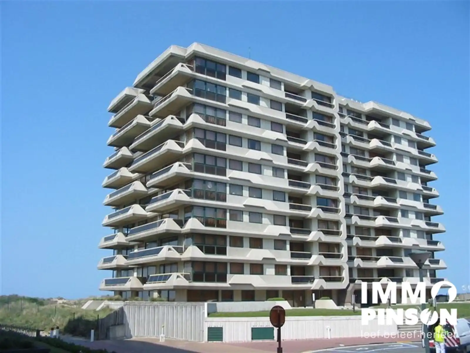 Ondergrondse parkeerplaats foto {{pictureIndex}}