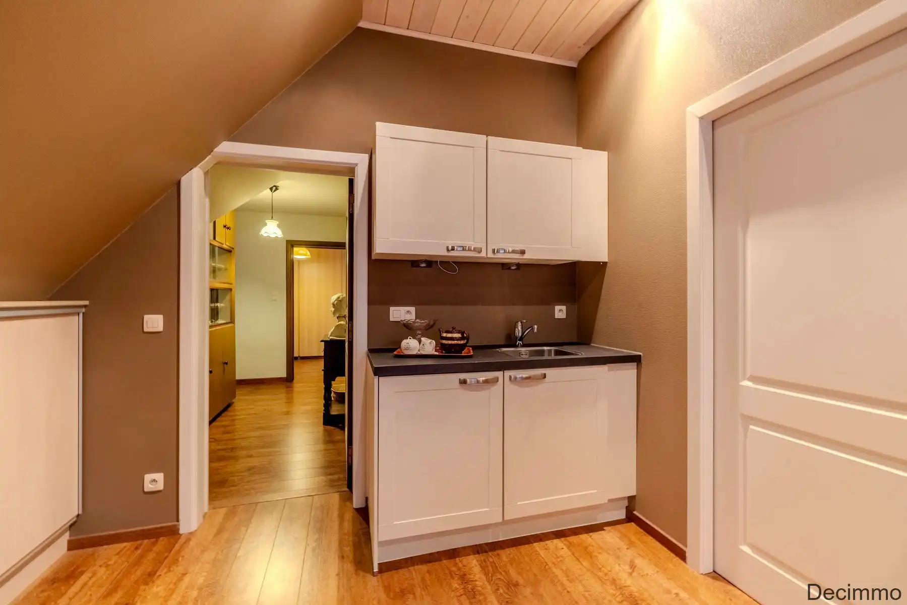 Veelzijdige woning met handelsruimte of kangoeroewonen. foto 22