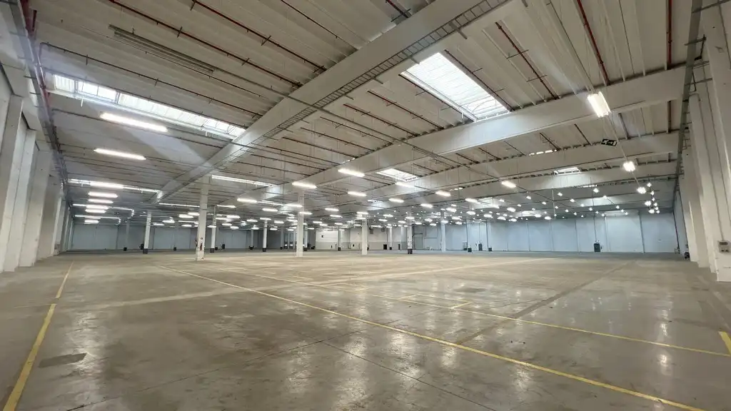 Logistiek magazijn te huur in bedrijvenpark Waregem-Zuid foto 4