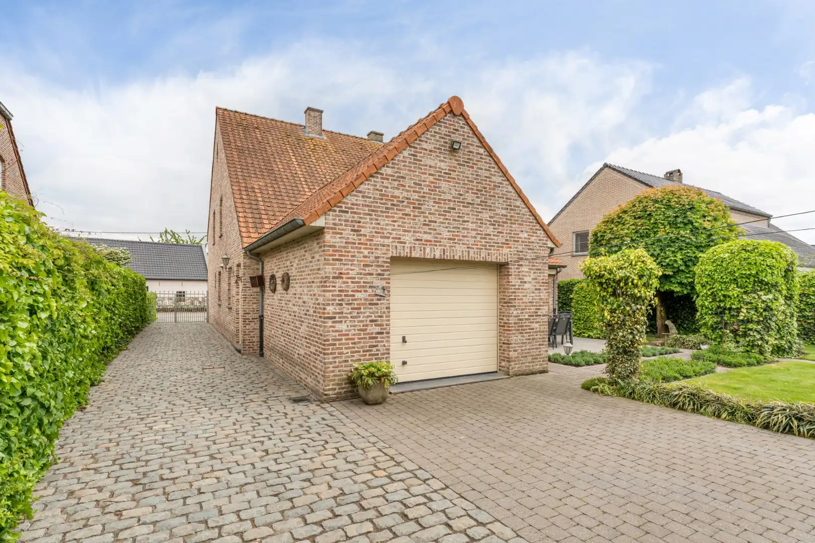 Stijlvolle, goed afgewerkte woning op een perceel van 6a32ca op een rustige locatie te Kinrooi!  foto 27