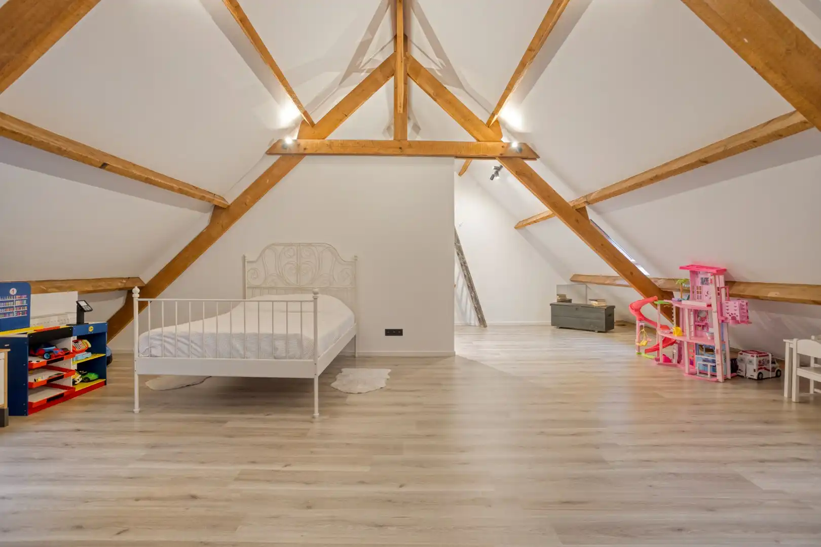 Gezellige, karakteristieke en energiezuinige woning met 4 SLPKS en 2 badkamers !  foto 21