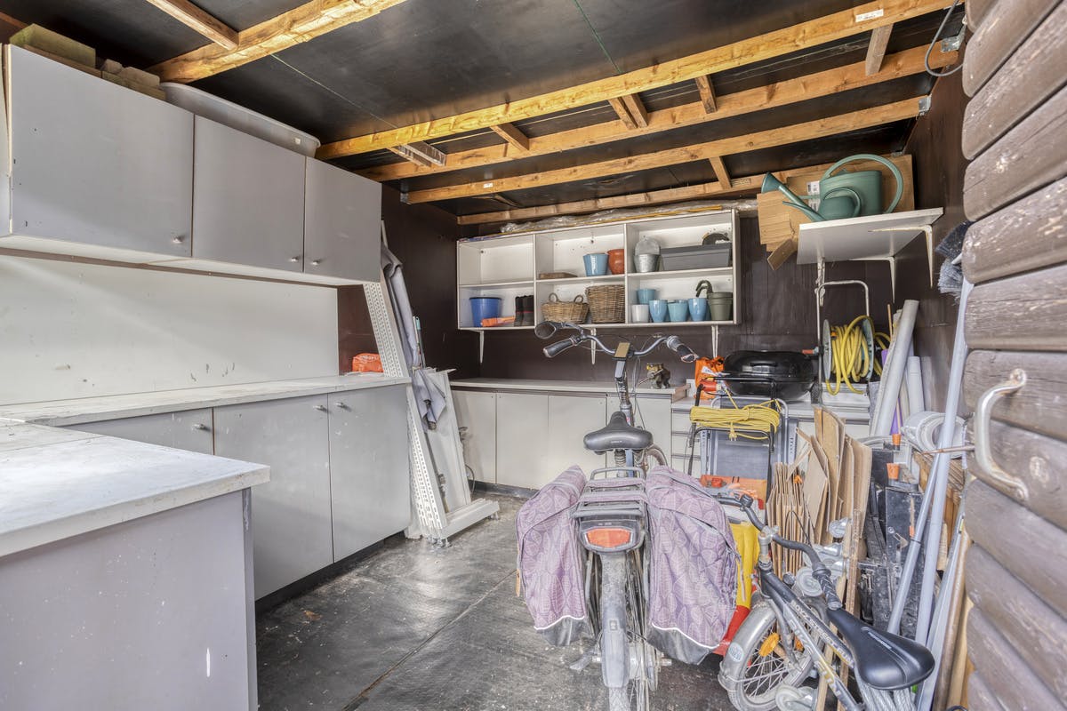 huis te koop in centrum Turnhout met wegenis achteraan  foto 26