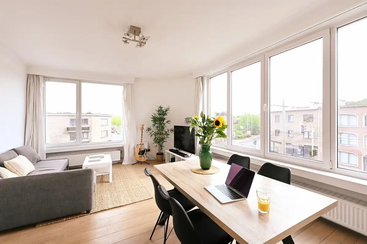 Supergezellig lichtrijk hoekappartement met 2 slpk foto {{pictureIndex}}