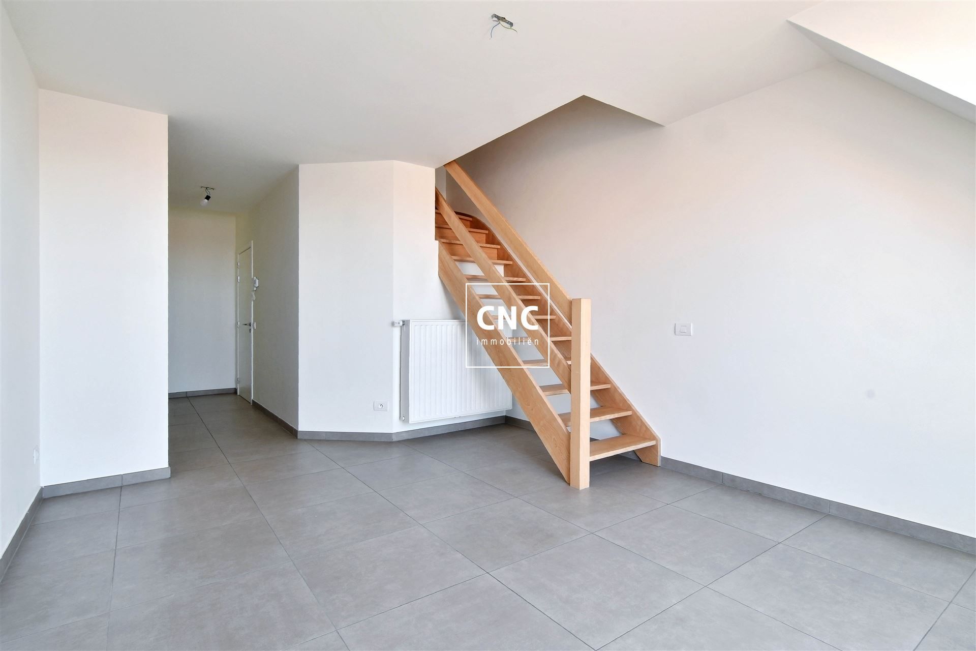 Duplex-appartment met 2 slaapkamers in recente residentie met prachtig zicht op de golf ! foto 5
