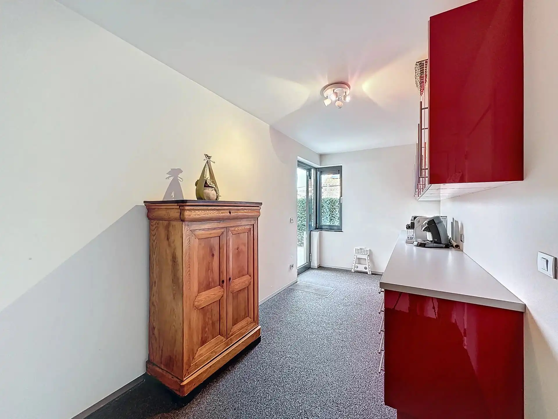 Unieke moderne woning met een dubbele bestemming op een perceel van 29a24ca. foto 50