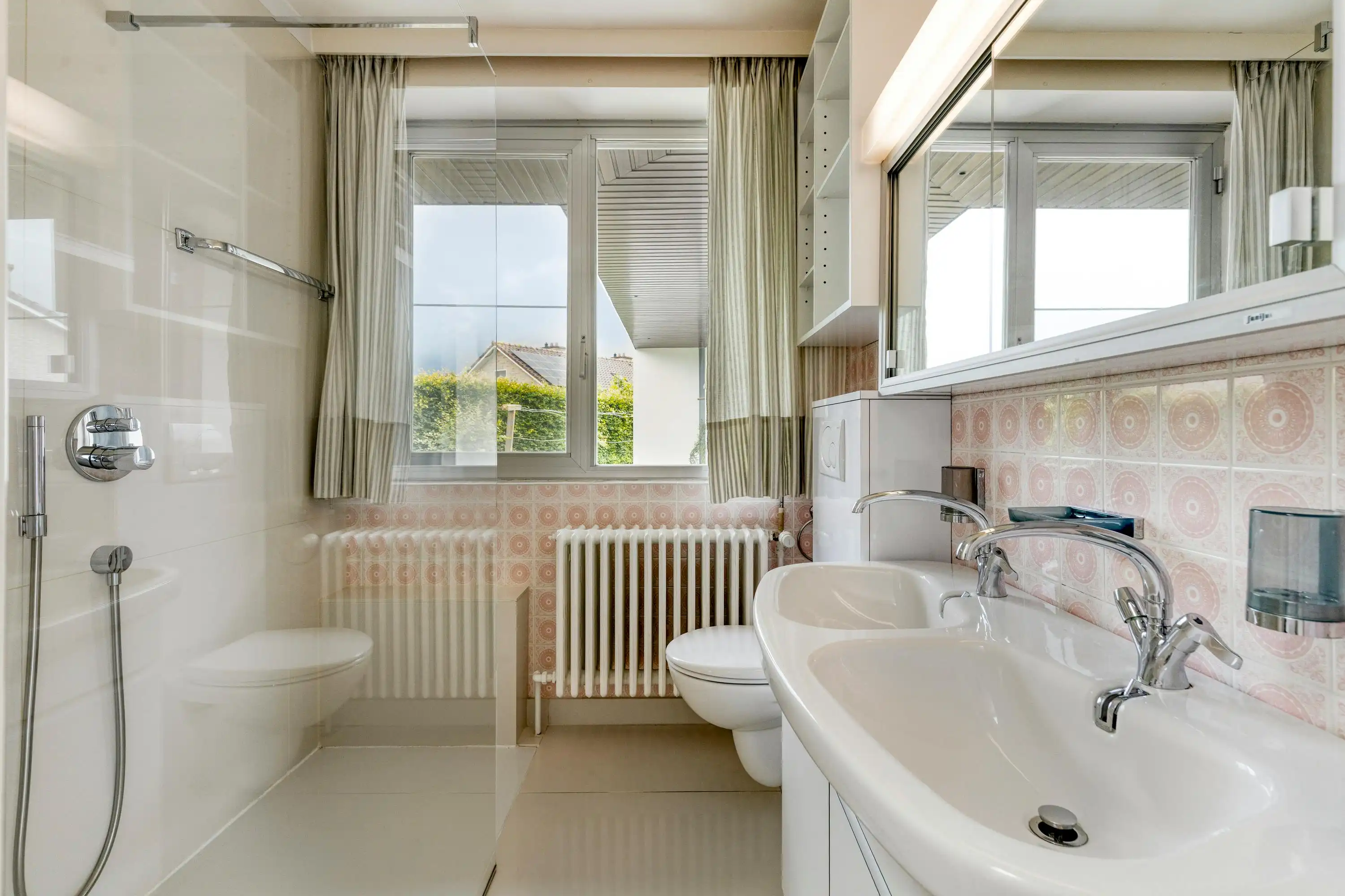 Stijlvol huis te koop in Veurne foto 18