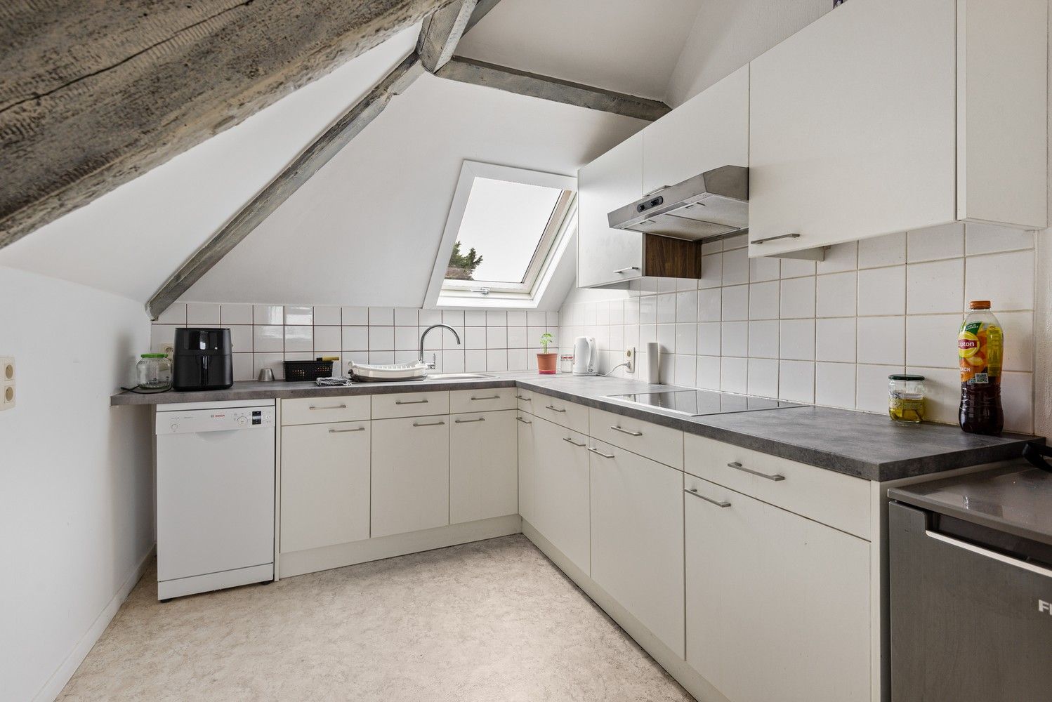 Opbrengsteigendom (praktijk + 2 appartementen) in Wijnegem centrum te koop! foto 22
