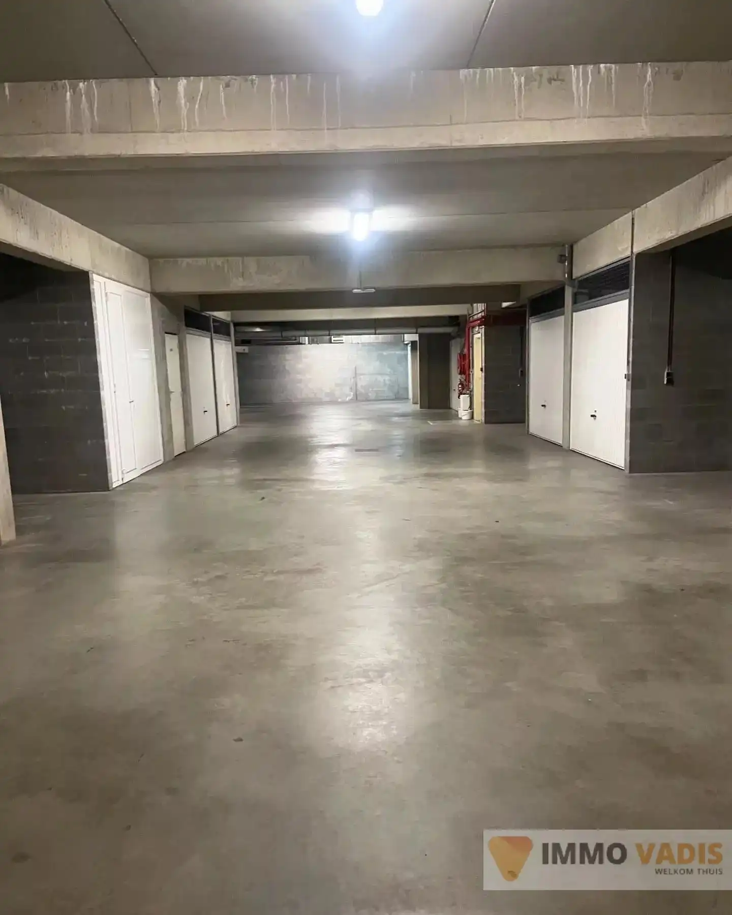 Afgesloten garagebox in centrum Tongeren foto 3