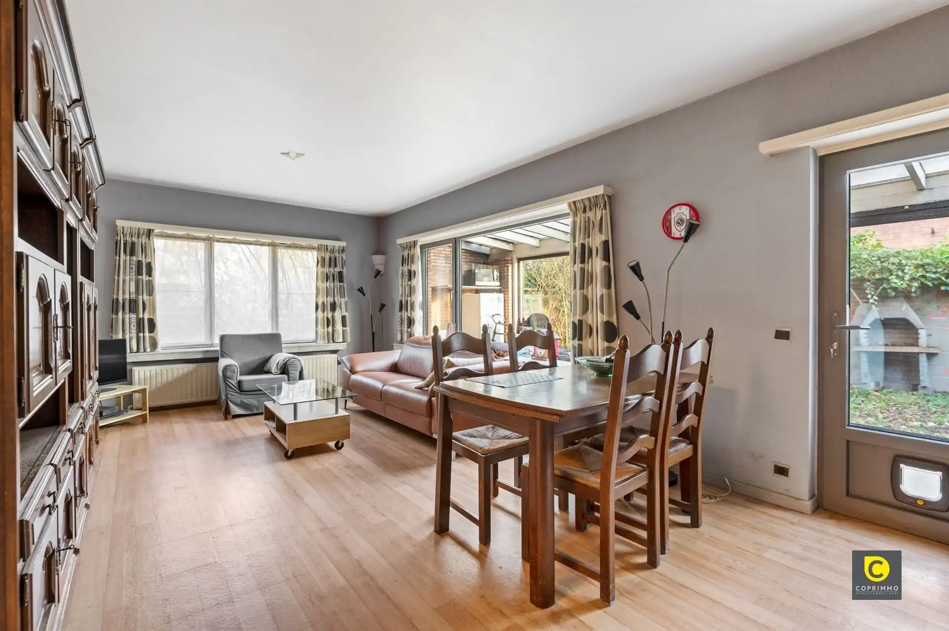 Verzorgd gebouw met 3 appartementen foto 2