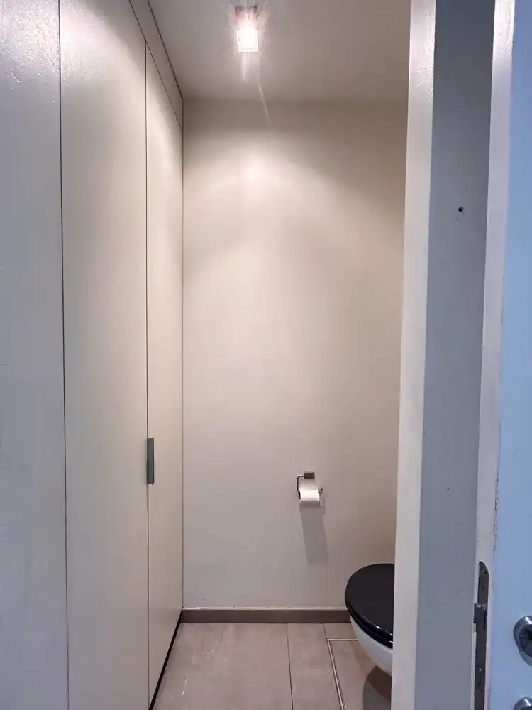 Pal in het bruisende centrum van Brasschaat gelegen 2 slaapkamerappartement in perfecte staat foto 9