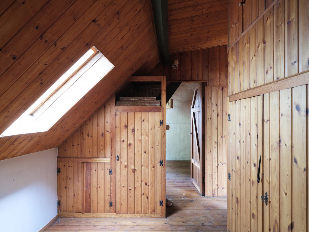 Dikkelvenne – Te renoveren hoeve op een terrein van 2.179 m², omgeven door groen en weides. foto 16