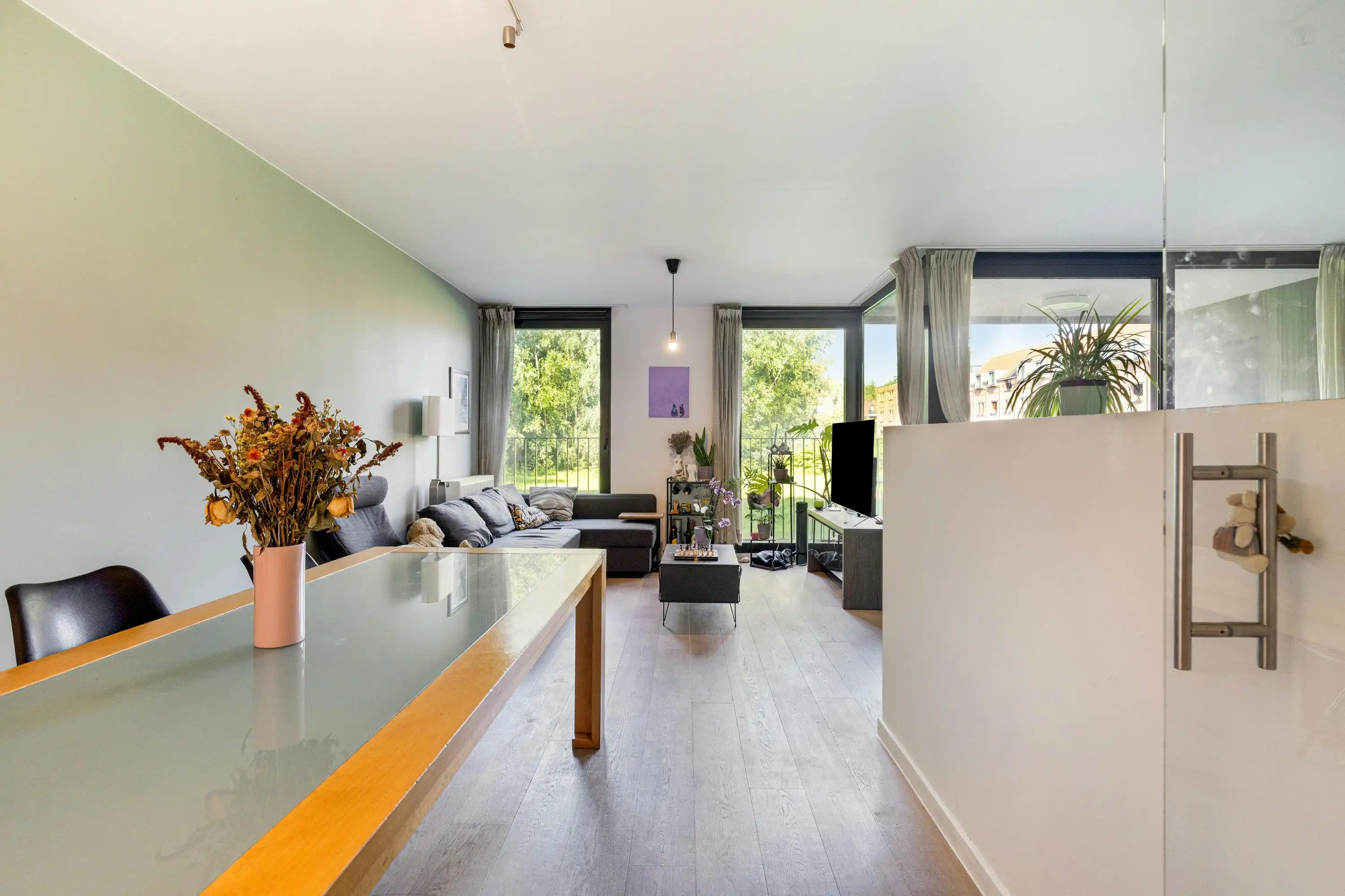 Gelijkvloers appartement te koop met terras en open zicht foto 4