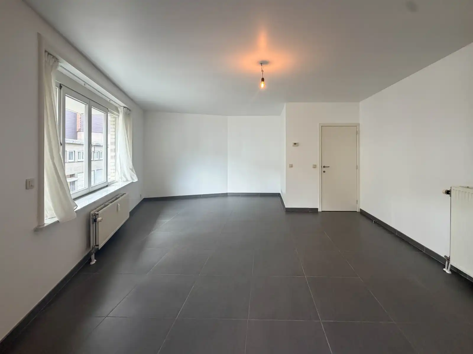 Studio + autostaanplaats te huur vlakbij Gent-Sint-Pietersstation foto 6