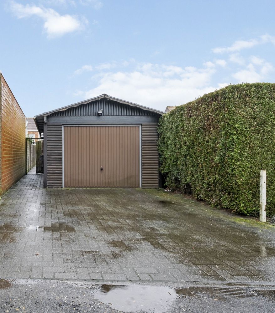 Renovatieproject: 3 slaapkamer gezinswoning met tuin in het centrum van Eeklo foto 25