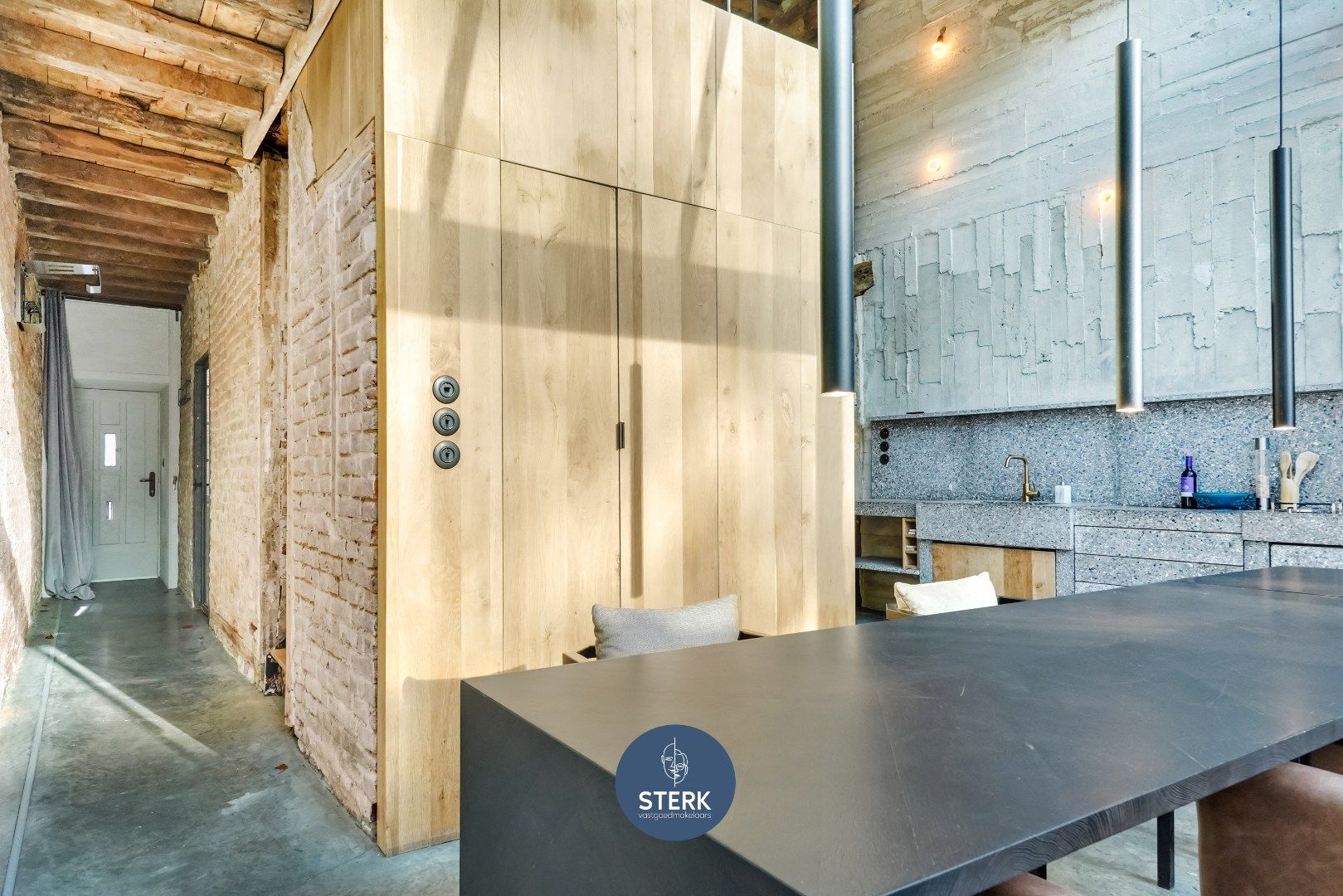 AUTHENTIEKE WONING MET 2 SLPKS IN HET HISTORISCH CENTRUM VAN OUD-REKEM ! foto 9