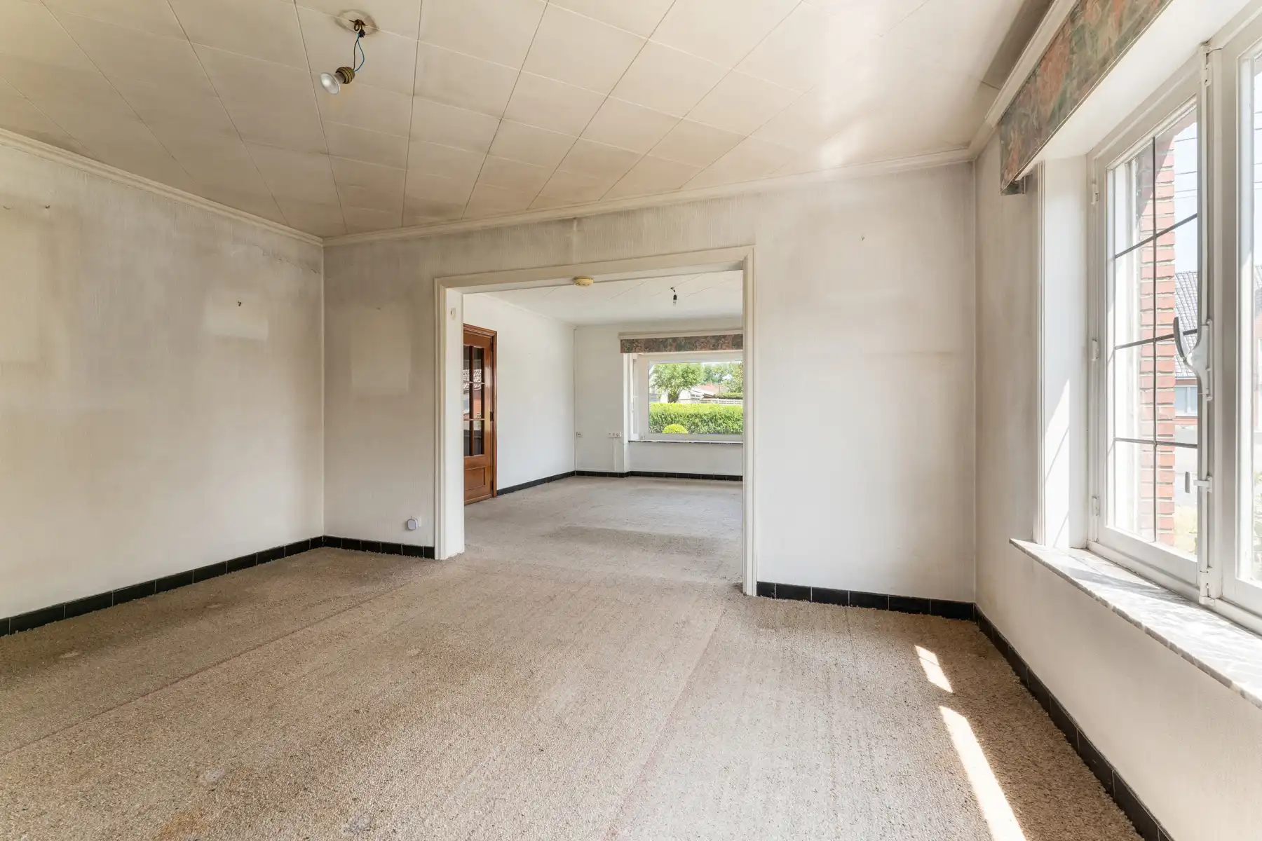 Statige woning met ruime loods foto 7