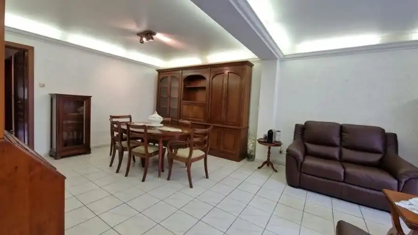 Praktisch ingericht en ruim APPARTEMENT met 2 slaapkamers, mooie leefruimten en garage in centrum van Tienen. foto 8