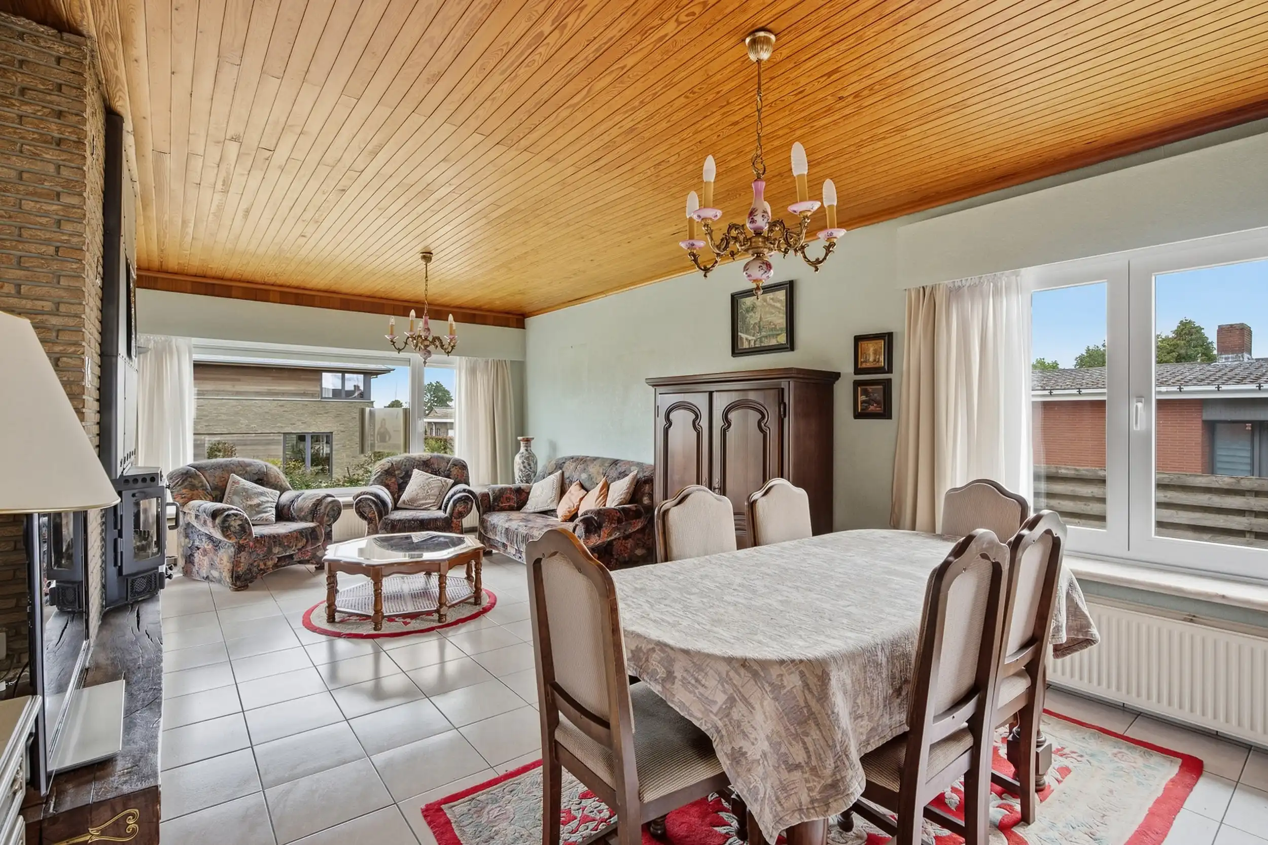 Karaktervolle alleenstaande woning in leuke wijk te Deinze foto 2